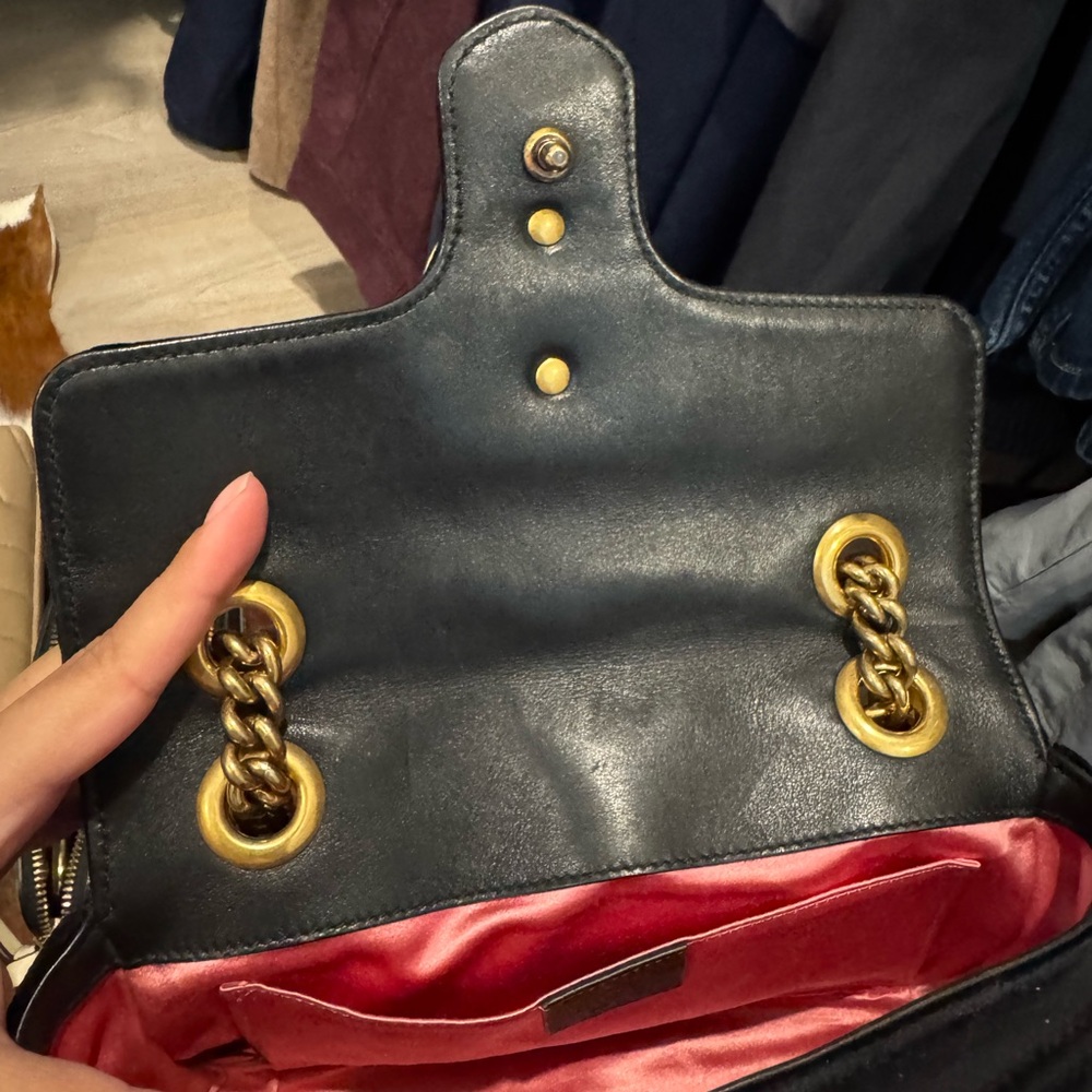 Gucci GG Marmont Velvet Crossbody - Picture 3 of 5